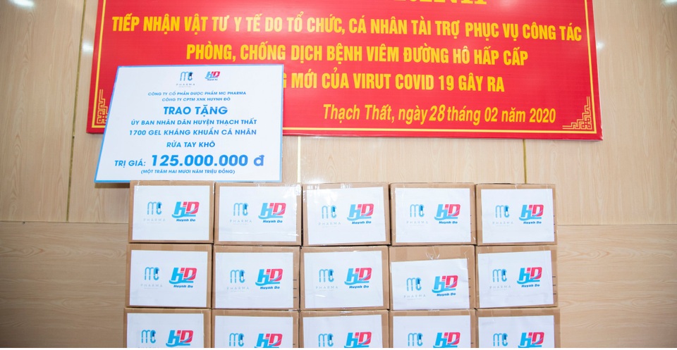 Công ty Huynh Đô tặng gel kháng khuẩn cho huyện Thạch Thất – Hà Nội - 4 Công ty Huynh Đô tặng gel kháng khuẩn cho huyện Thạch Thất – Hà Nội - 4