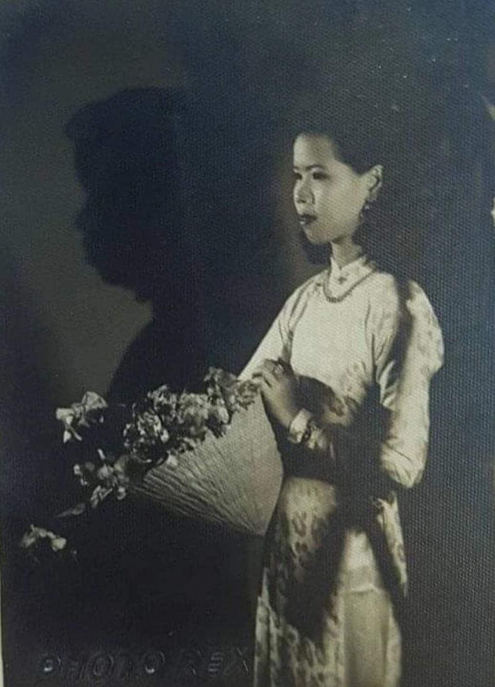 Cha nuôi qua đời mang theo bí mật, anh kỹ sư mòn mỏi tìm mẹ với 1 bức ảnh - 4 Cha nuôi qua đời mang theo bí mật, anh kỹ sư mòn mỏi tìm mẹ với 1 bức ảnh - 4