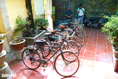 Bộ sưu tập xe cổ và tấm bằng lái xe đạp độc đáo của người đàn ông Thanh Hóa