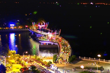 Về Cần Thơ xem lễ hội “Đêm hoa đăng Ninh Kiều”