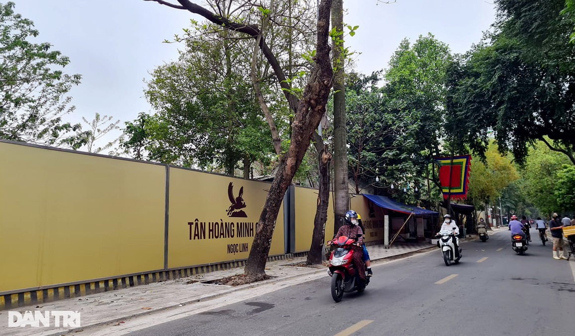 Lô đất vàng còn sót cạnh hồ Tây bất ngờ xuất hiện bảng tên Tân Hoàng Minh - 2 Lô đất vàng còn sót cạnh hồ Tây bất ngờ xuất hiện bảng tên Tân Hoàng Minh - 2