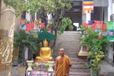 Mái chùa của sinh viên nghèo