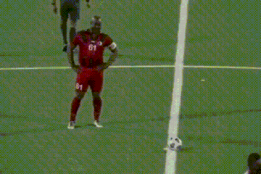 Phó tổng thống Suriname trở thành cầu thủ chuyên nghiệp ở tuổi… 60