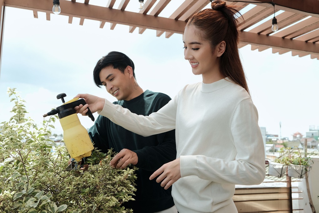 Hồ Quang Hiếu tiết lộ cuộc sống bên vợ kém 17 tuổi giữa lúc gây tranh cãi - 1 Hồ Quang Hiếu tiết lộ cuộc sống bên vợ kém 17 tuổi giữa lúc gây tranh cãi - 1