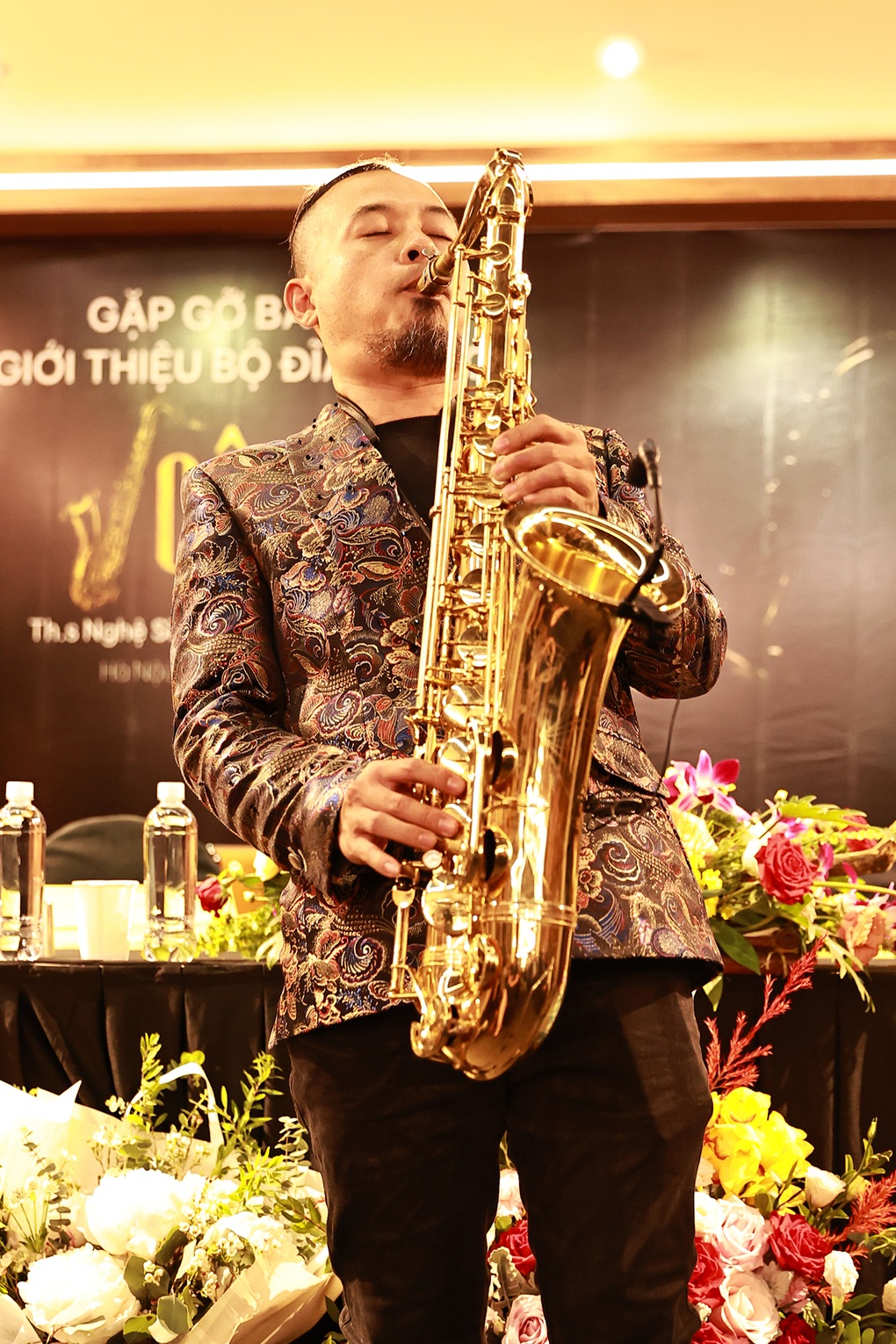 Nghệ sĩ Saxophone đầu tiên của Việt Nam phát hành đĩa than - 1 Nghệ sĩ Saxophone đầu tiên của Việt Nam phát hành đĩa than - 1