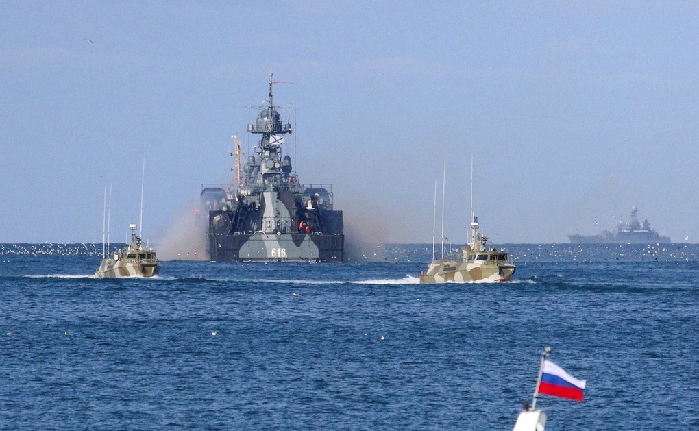 Hạm đội Biển Đen liên tiếp trúng đòn, Nga căng mình giữ viên ngọc Crimea - 1 Hạm đội Biển Đen liên tiếp trúng đòn, Nga căng mình giữ viên ngọc Crimea - 1