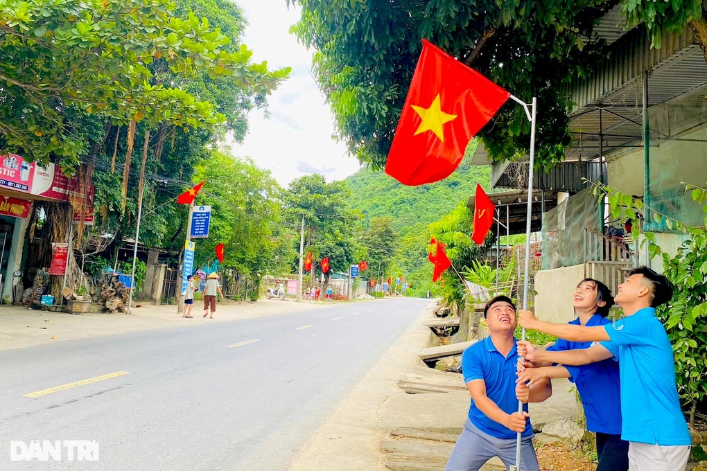 Đồng bào biên giới Nghệ An đón Tết Độc lập - 1