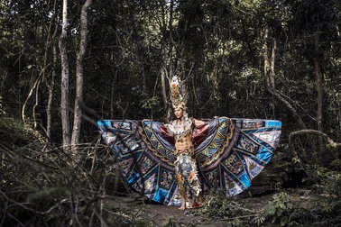 Ngọc Tình oai dũng trong trang phục dân tộc dự thi Nam vương