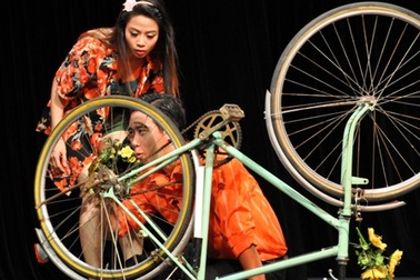 “Mùa yêu đương” với những bi kịch còn nhạt nhòa