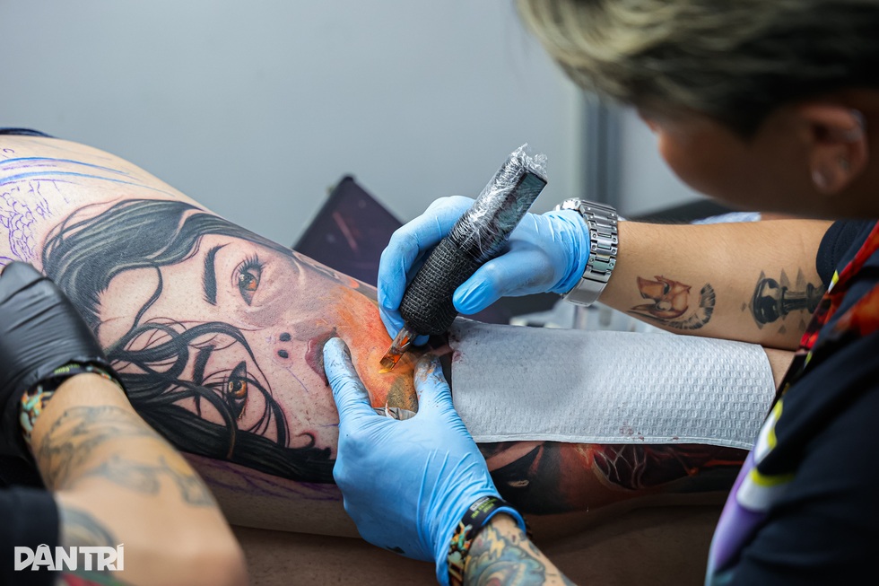 Ngắm loạt tác phẩm xăm kín lưng, chân tại lễ hội xăm hình lớn nhất miền Bắc - 1