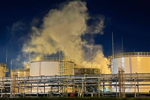 Kho dầu Nga bị UAV tập kích trong đêm, bốc cháy dữ dội