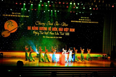 Đêm thơ nguyên tiêu hướng về biển, đảo