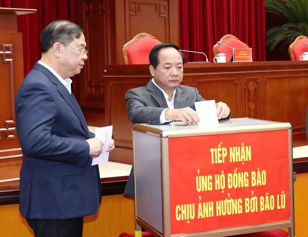 Tổng Bí thư Tô Lâm và các lãnh đạo ủng hộ đồng bào vùng bão lũ - 4