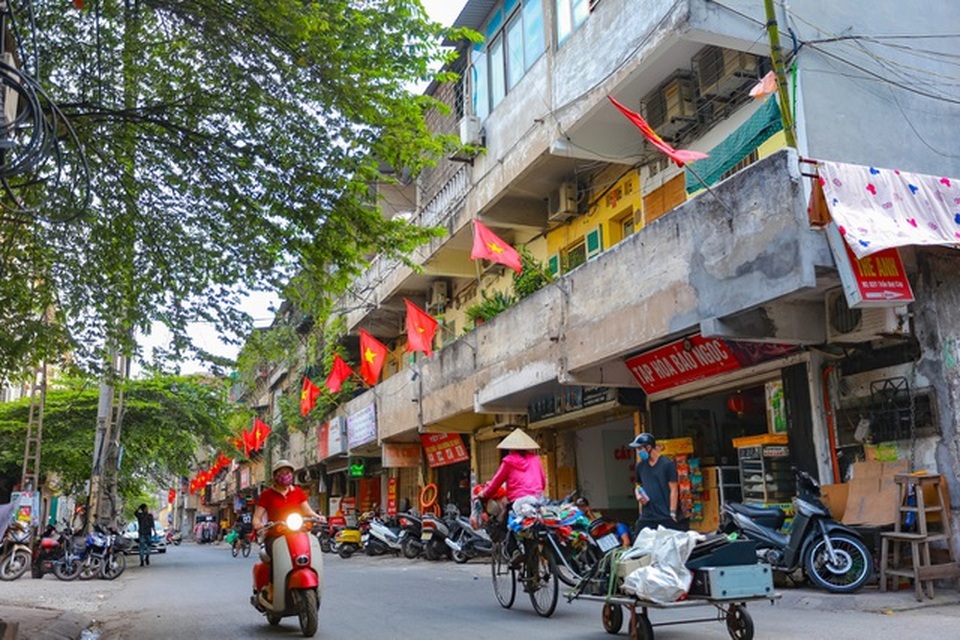 Thay đổi khẩu vị, ông lớn phía Nam ồ ạt bỏ tiền đầu tư BĐS Hà Nội - 2 Thay đổi khẩu vị, ông lớn phía Nam ồ ạt bỏ tiền đầu tư BĐS Hà Nội - 2
