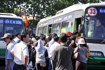 Mỗi xe buýt gắn 3 camera để chống sàm sỡ, móc túi