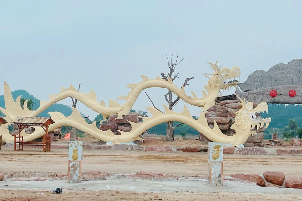 Tượng rồng giống... giun gây xôn xao ở Thanh Hóa - 3 Tượng rồng giống... giun gây xôn xao ở Thanh Hóa - 3
