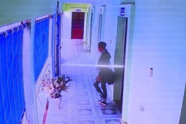 Công dân đến UBND phường giao dịch, trộm cắp bị camera ghi lại