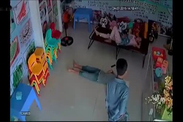 Ngủ say, trộm vào nhà lấy điện thoại mà không biết