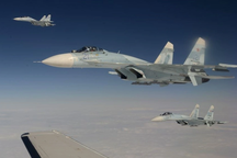 "Bóng ma bầu trời" Su-35 Nga chặn máy bay Ba Lan trên Biển Đen