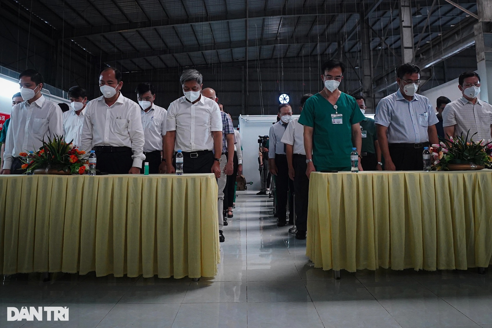 Y bác sĩ Bệnh viện Bạch Mai rời TPHCM sau 2 tháng chi viện chống dịch - 15