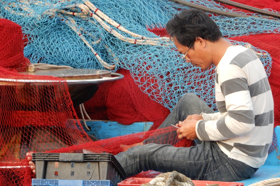 Ăn Tết trên biển, ngư dân trúng lộc đầu năm mới - 5 Ăn Tết trên biển, ngư dân trúng lộc đầu năm mới - 5