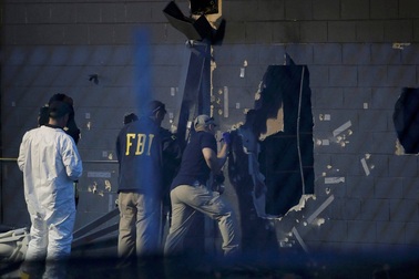 Cảnh sát Mỹ dùng xe bọc thép giải cứu con tin trong vụ xả súng