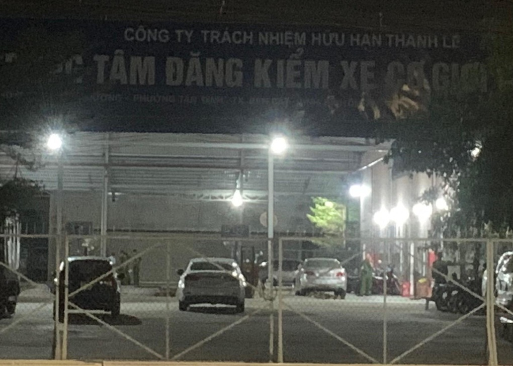 Bắt 2 Phó Giám đốc và 2 đăng kiểm viên Trung tâm đăng kiểm 61-08D - 1 Bắt 2 Phó Giám đốc và 2 đăng kiểm viên Trung tâm đăng kiểm 61-08D - 1