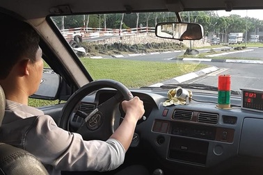 Người đàn ông đậu bằng lái xe sau… 157 lần thi trượt