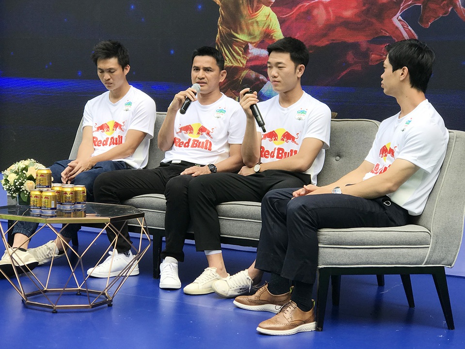 Kiatisuk: Tôi hiểu lý do bầu Đức không đặt mục tiêu vô địch V-League - 1 Kiatisuk: Tôi hiểu lý do bầu Đức không đặt mục tiêu vô địch V-League - 1