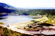 Nghịch cảnh ruộng đồng "khát khô" bên hồ thủy lợi trăm tỷ "đắp chiếu"