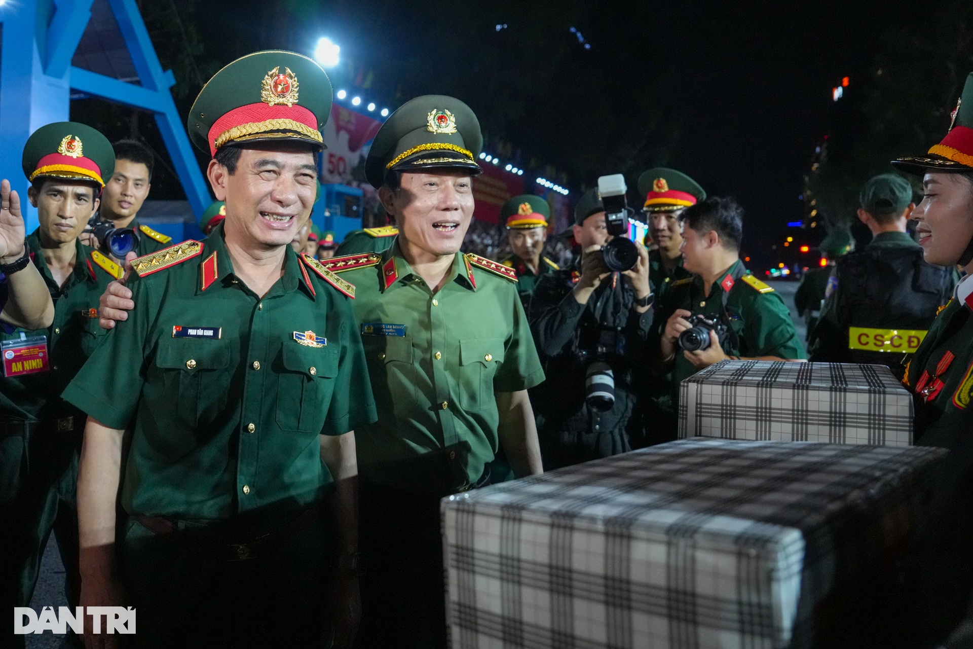 Bộ Quốc phòng và Bộ Công an kiểm tra hợp luyện diễu binh, diễu hành ở TPHCM - 6 Bộ Quốc phòng và Bộ Công an kiểm tra hợp luyện diễu binh, diễu hành ở TPHCM - 6