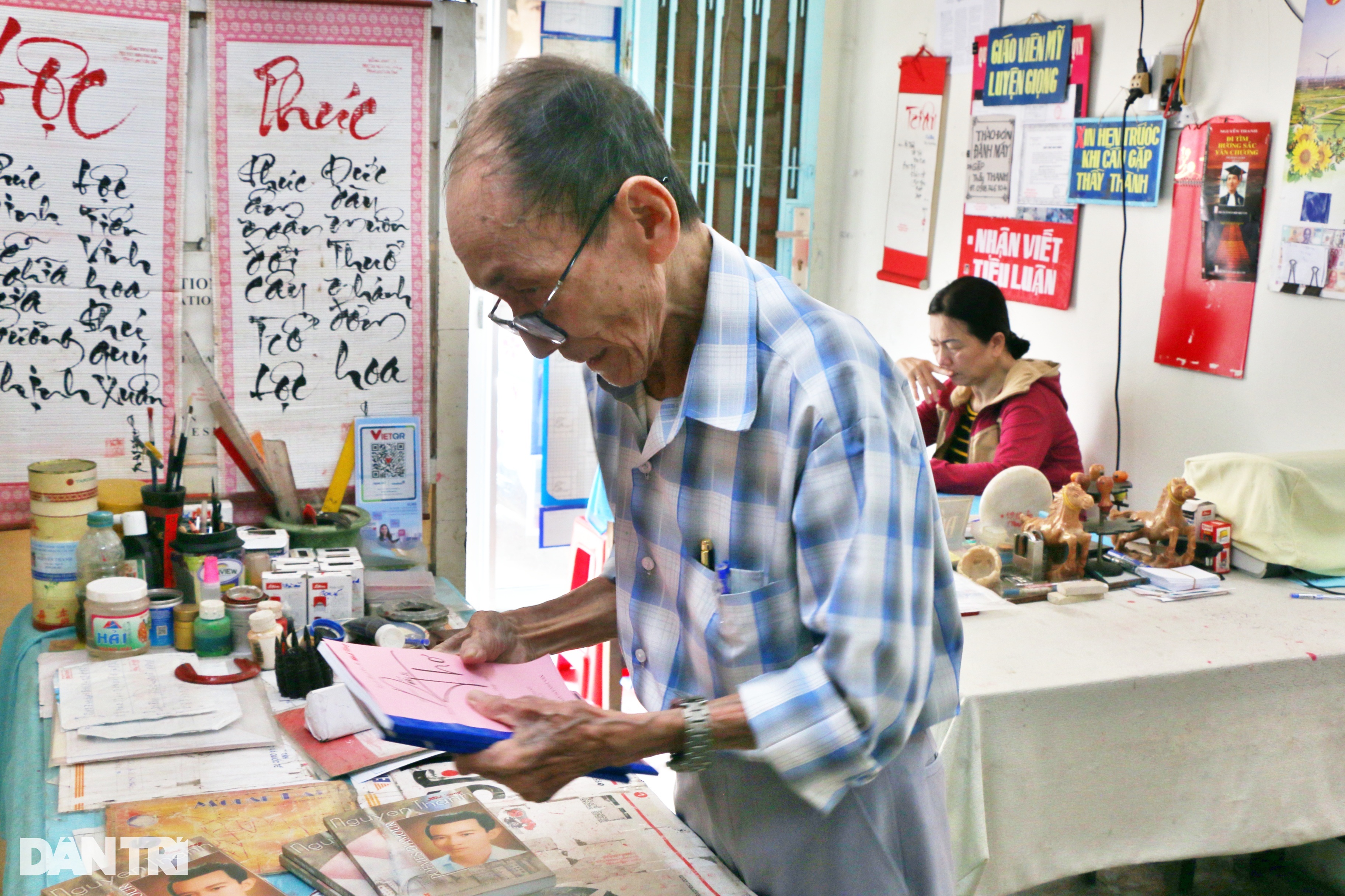 Thí sinh gần 90 tuổi thi thạc sĩ ở Cần Thơ: Gà trống nuôi 4 con thành tài - 4 Thí sinh gần 90 tuổi thi thạc sĩ ở Cần Thơ: Gà trống nuôi 4 con thành tài - 4