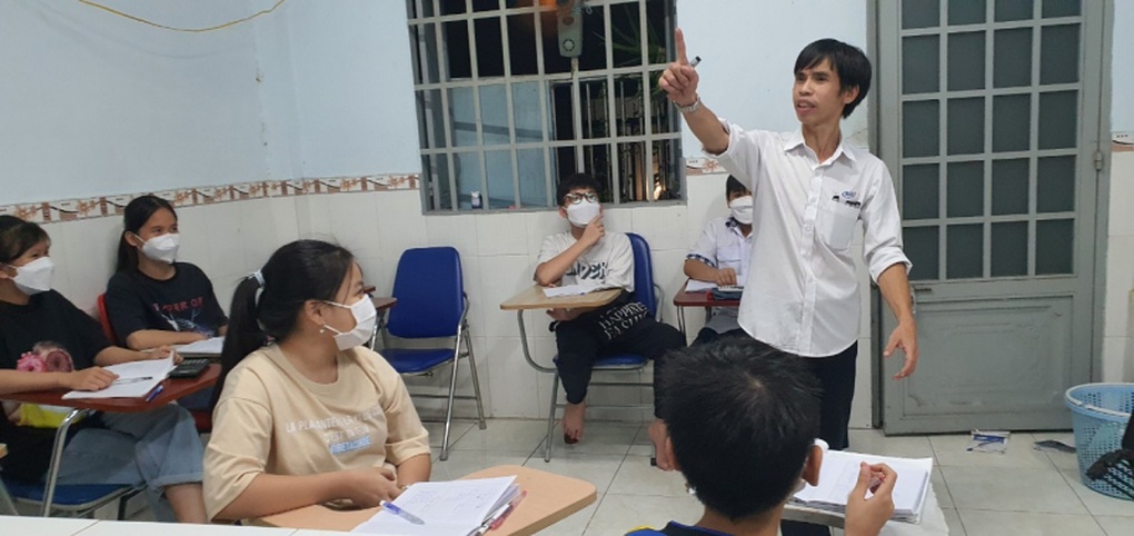 Lớp học đặc biệt của người thầy công nhân - 1 Lớp học đặc biệt của người thầy công nhân - 1