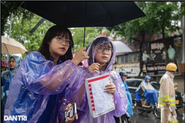 Ngày mai, học sinh Hà Nội nghỉ học để tránh siêu bão Yagi