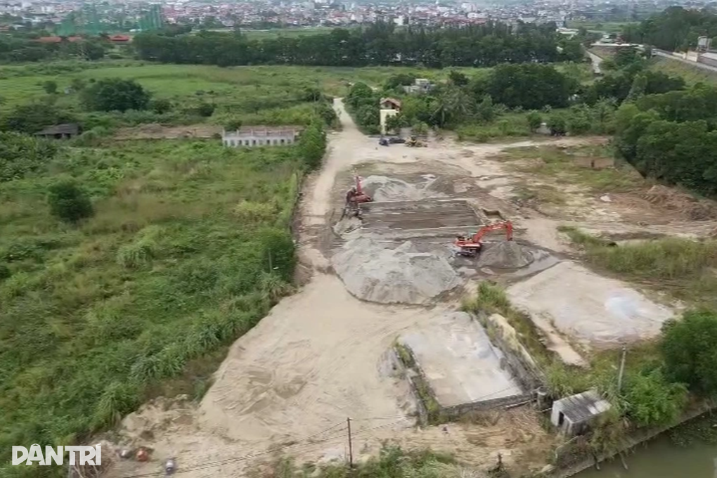 Ngang nhiên biến đất trồng cây lâu năm thành bãi kinh doanh vật liệu - 2 Ngang nhiên biến đất trồng cây lâu năm thành bãi kinh doanh vật liệu - 2