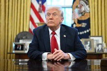 Ông Trump giải thích quyết định miễn trừ thuế đối ứng