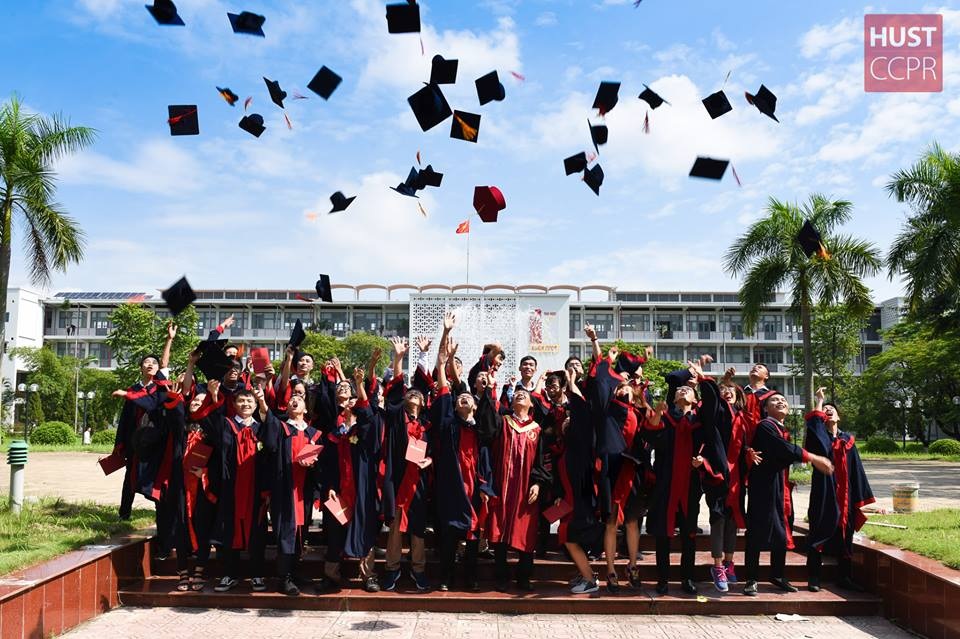 Quy chế mới về đại học: Sinh viên được học và bảo vệ tốt nghiệp trực tuyến - 2 Quy chế mới về đại học: Sinh viên được học và bảo vệ tốt nghiệp trực tuyến - 2