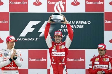Alonso phục hận, Hamilton đen đủi rời cuộc chơi