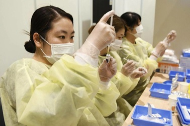 Hãng dược Nhật tuyên bố thuốc Covid-19 đường uống hiệu quả với Omicron