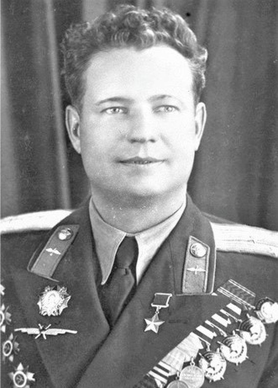 Phi công duy nhất trong lịch sử được cả Hitler và Stalin trọng thưởng - 2 Phi công duy nhất trong lịch sử được cả Hitler và Stalin trọng thưởng - 2
