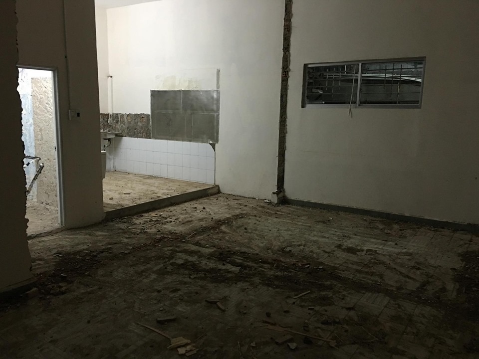 Đi ở thuê vẫn bỏ 500 triệu đồng sửa lại nhà cũ thấm dột 70 năm tuổi - 2 Đi ở thuê vẫn bỏ 500 triệu đồng sửa lại nhà cũ thấm dột 70 năm tuổi - 2