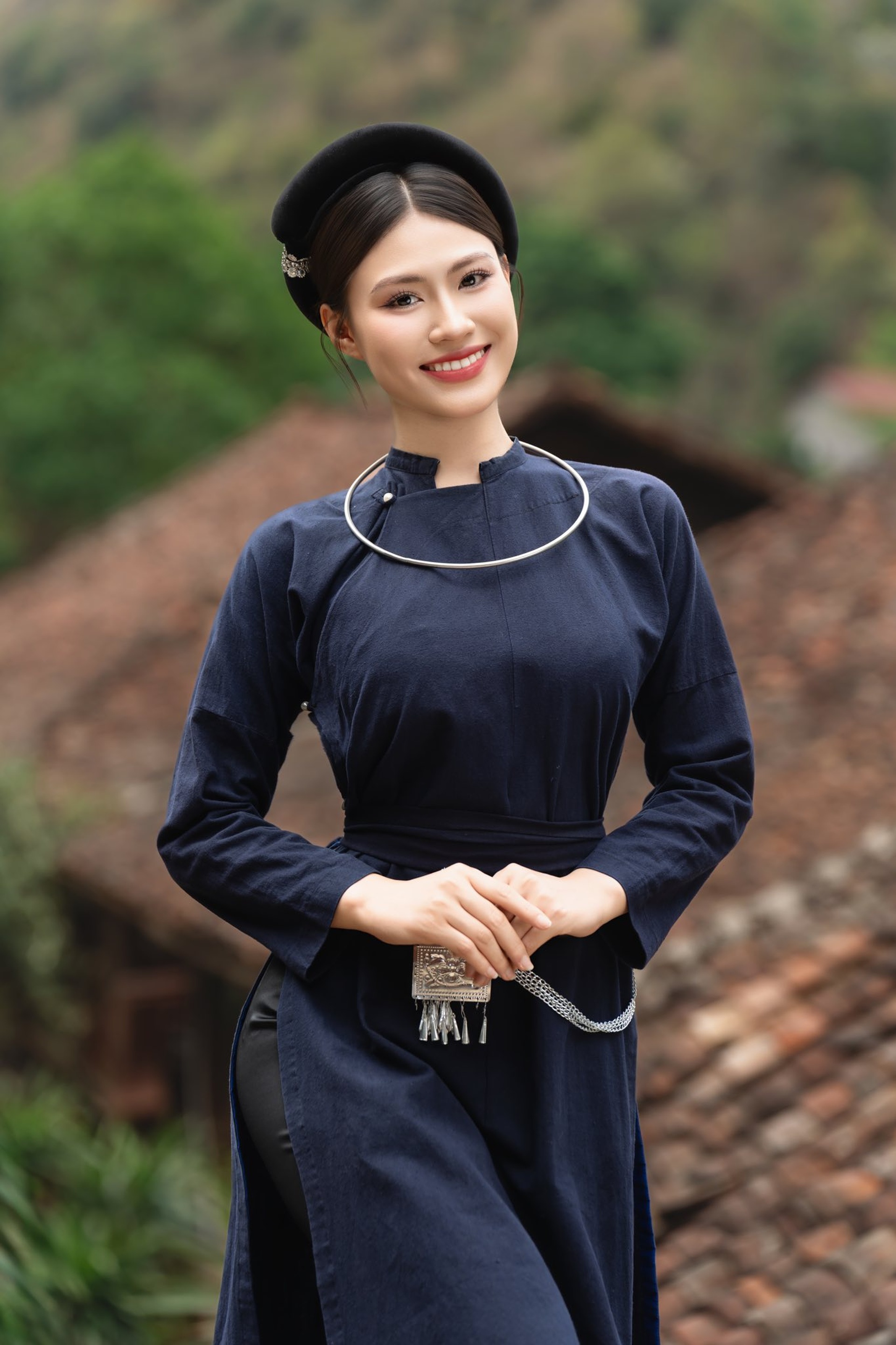 Cô gái xinh đẹp cao 1,73m ở hàng đầu khối diễu hành 54 dân tộc là ai? - 5 Cô gái xinh đẹp cao 1,73m ở hàng đầu khối diễu hành 54 dân tộc là ai? - 5