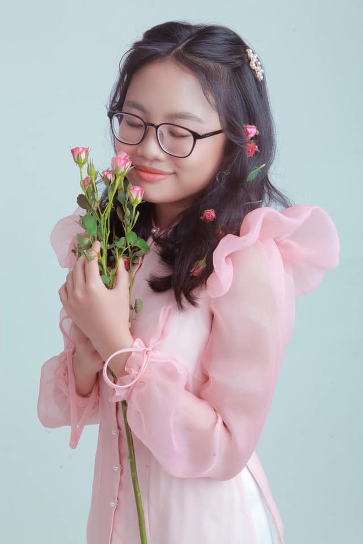 Bị cho bỏ bê ca hát để đóng phim và làm TikToker, Phương Mỹ Chi nói gì? - 1 Bị cho bỏ bê ca hát để đóng phim và làm TikToker, Phương Mỹ Chi nói gì? - 1