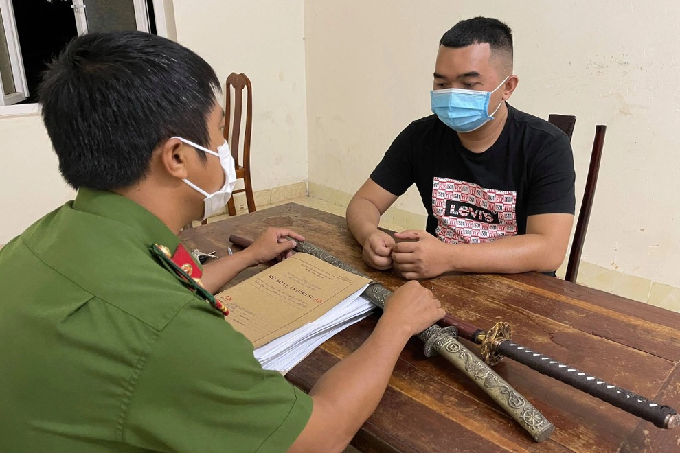 Nhóm đối tượng nhốt, đánh đập người chơi số đề ép đưa tài sản - 1 Nhóm đối tượng nhốt, đánh đập người chơi số đề ép đưa tài sản - 1