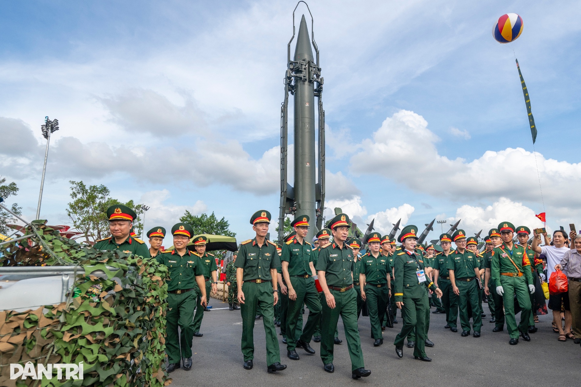 Đại tướng Phan Văn Giang trải nghiệm lái xe không kính đường Trường Sơn - 5