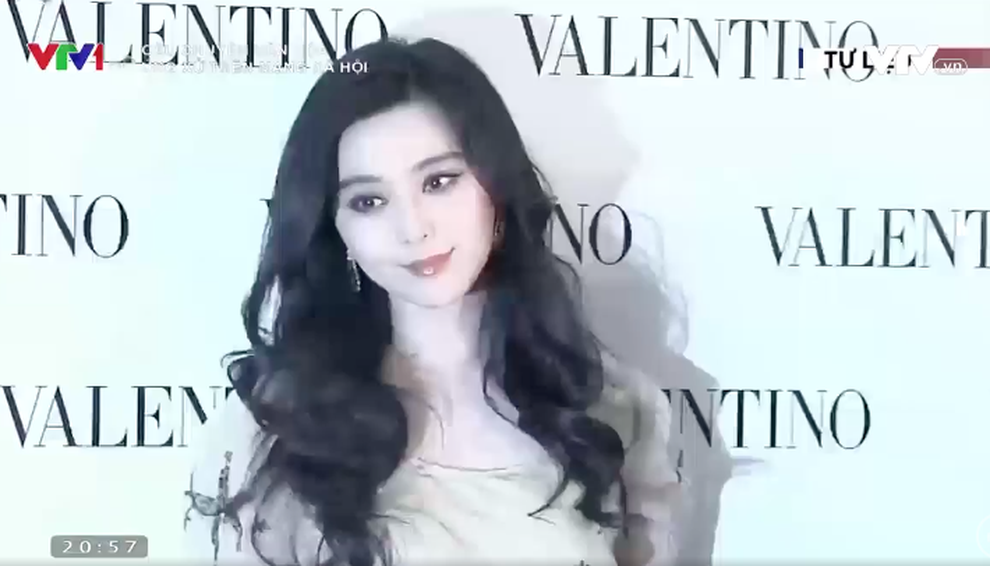Thêm ca sĩ rất nổi bị lên án vì chửi rủa, hot girl mặc hở livestream - 7 Thêm ca sĩ rất nổi bị lên án vì chửi rủa, hot girl mặc hở livestream - 7