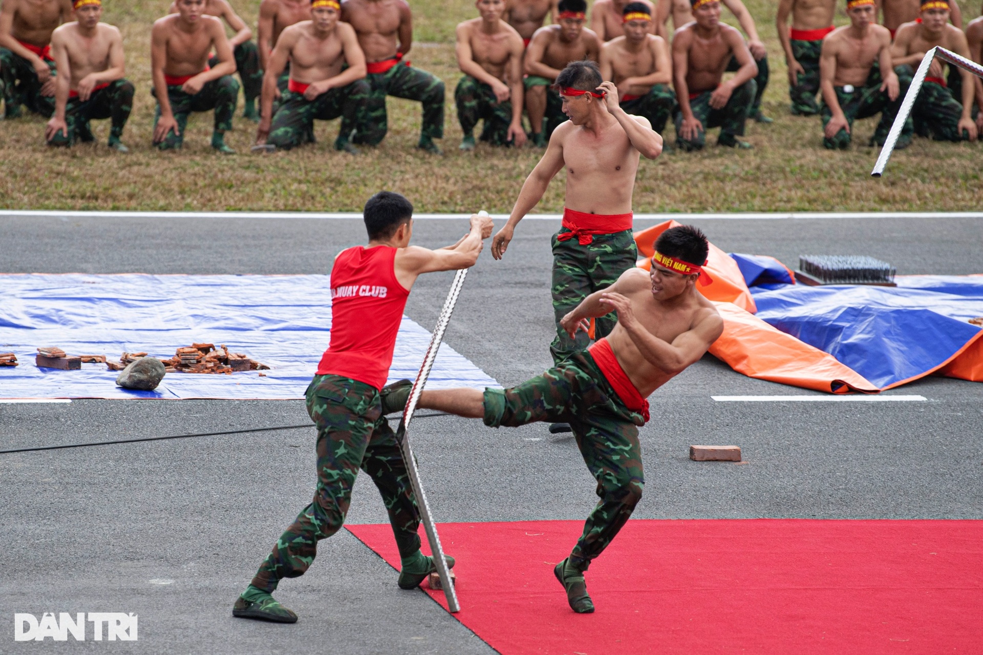 Ấn tượng hình ảnh Lễ Bế mạc Giải bắn súng quân dụng Lục quân các nước ASEAN - 12 Ấn tượng hình ảnh Lễ Bế mạc Giải bắn súng quân dụng Lục quân các nước ASEAN - 12