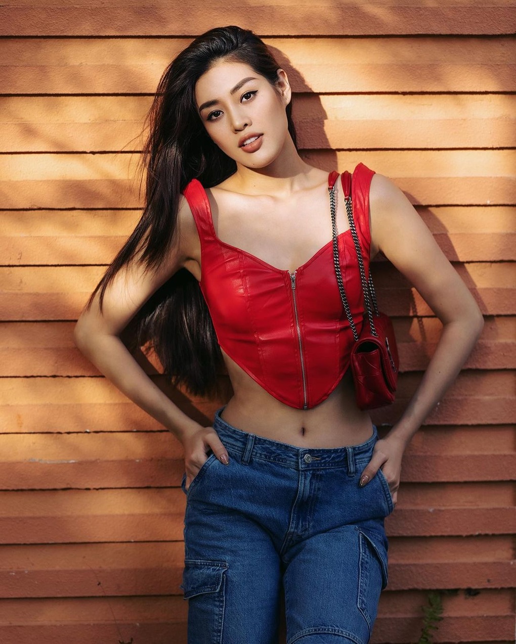 Jennie và dàn sao nữ chuộng kiểu áo khoe vòng eo con kiến - 7 Jennie và dàn sao nữ chuộng kiểu áo khoe vòng eo con kiến - 7