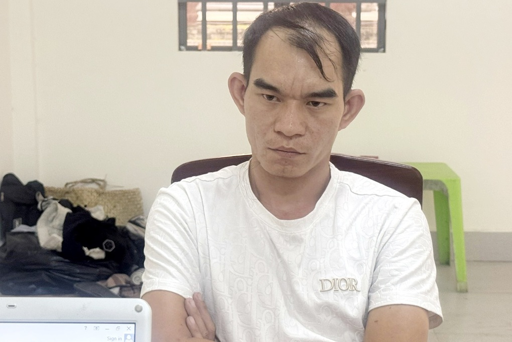 Bắt kẻ tự xưng hiệp sĩ nhận giải cứu người ở Campuchia rồi chiếm đoạt tiền - 1 Bắt kẻ tự xưng hiệp sĩ nhận giải cứu người ở Campuchia rồi chiếm đoạt tiền - 1