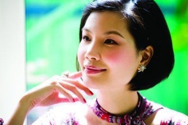 Siêu mẫu Vũ Cẩm Nhung tái xuất